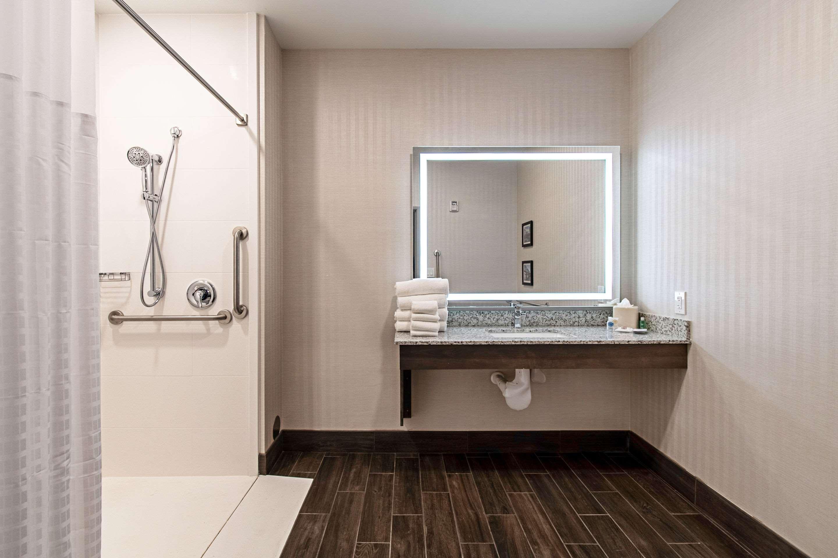 Comfort Suites Grove City - Columbus South Екстериор снимка
