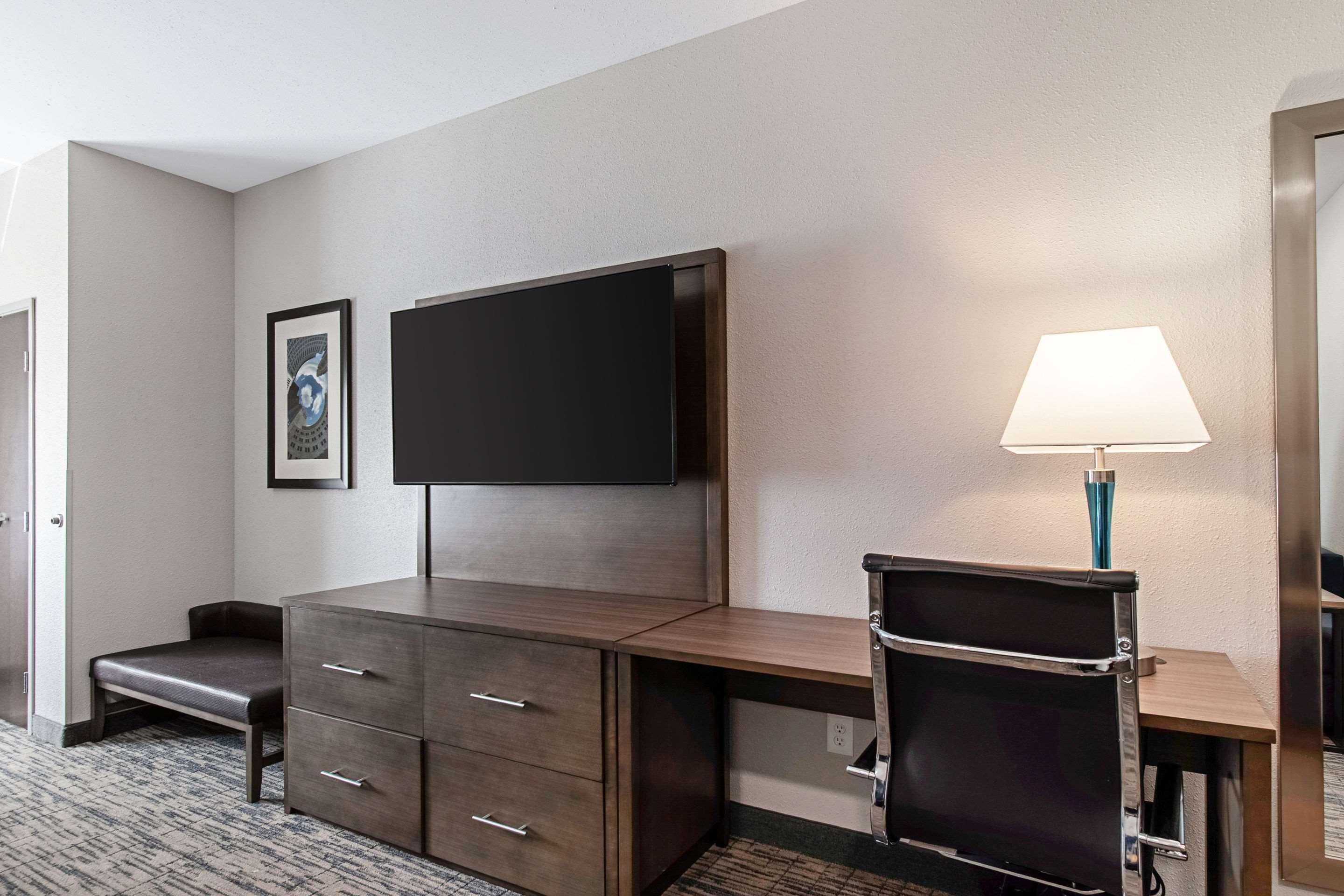 Comfort Suites Grove City - Columbus South Екстериор снимка