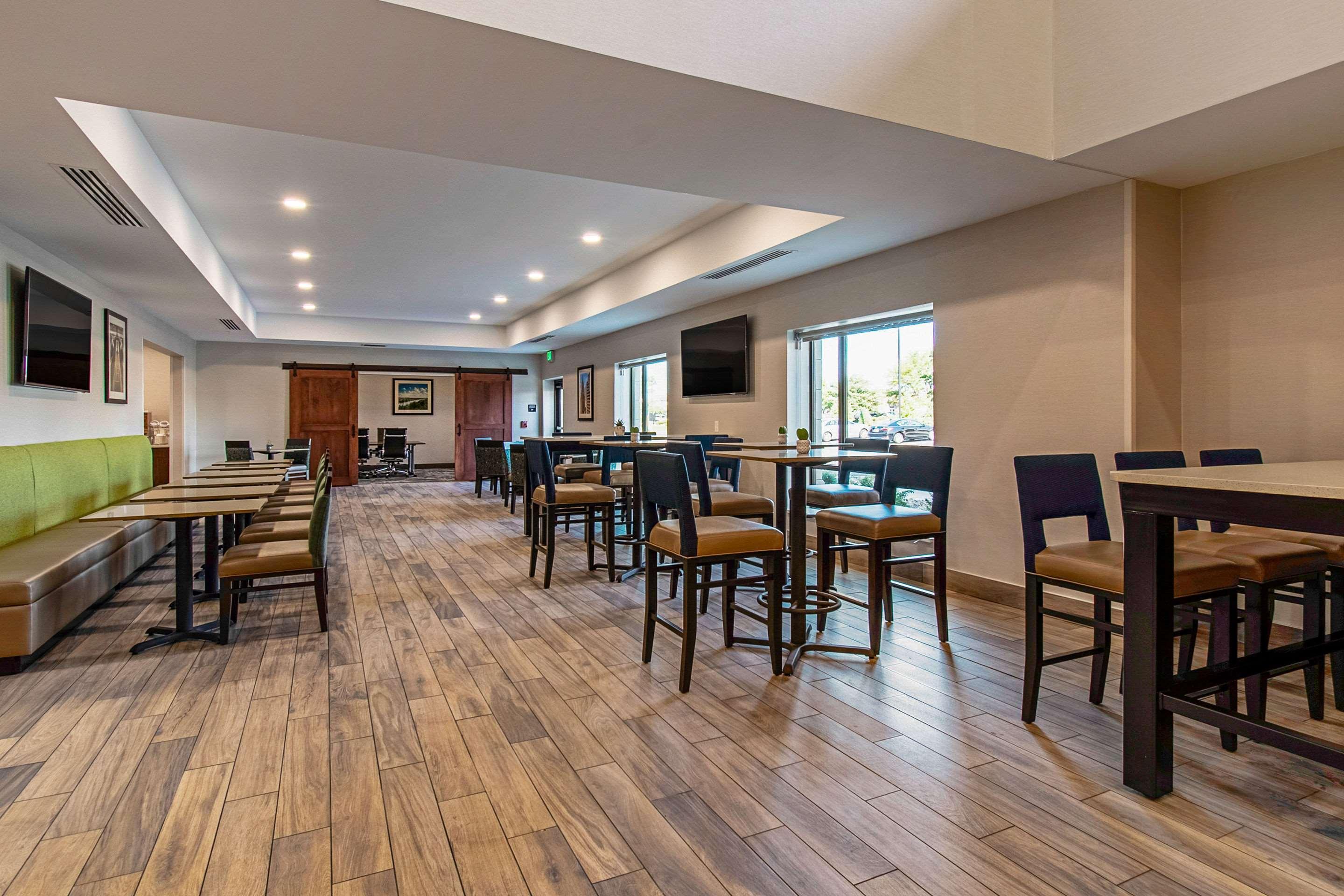 Comfort Suites Grove City - Columbus South Екстериор снимка