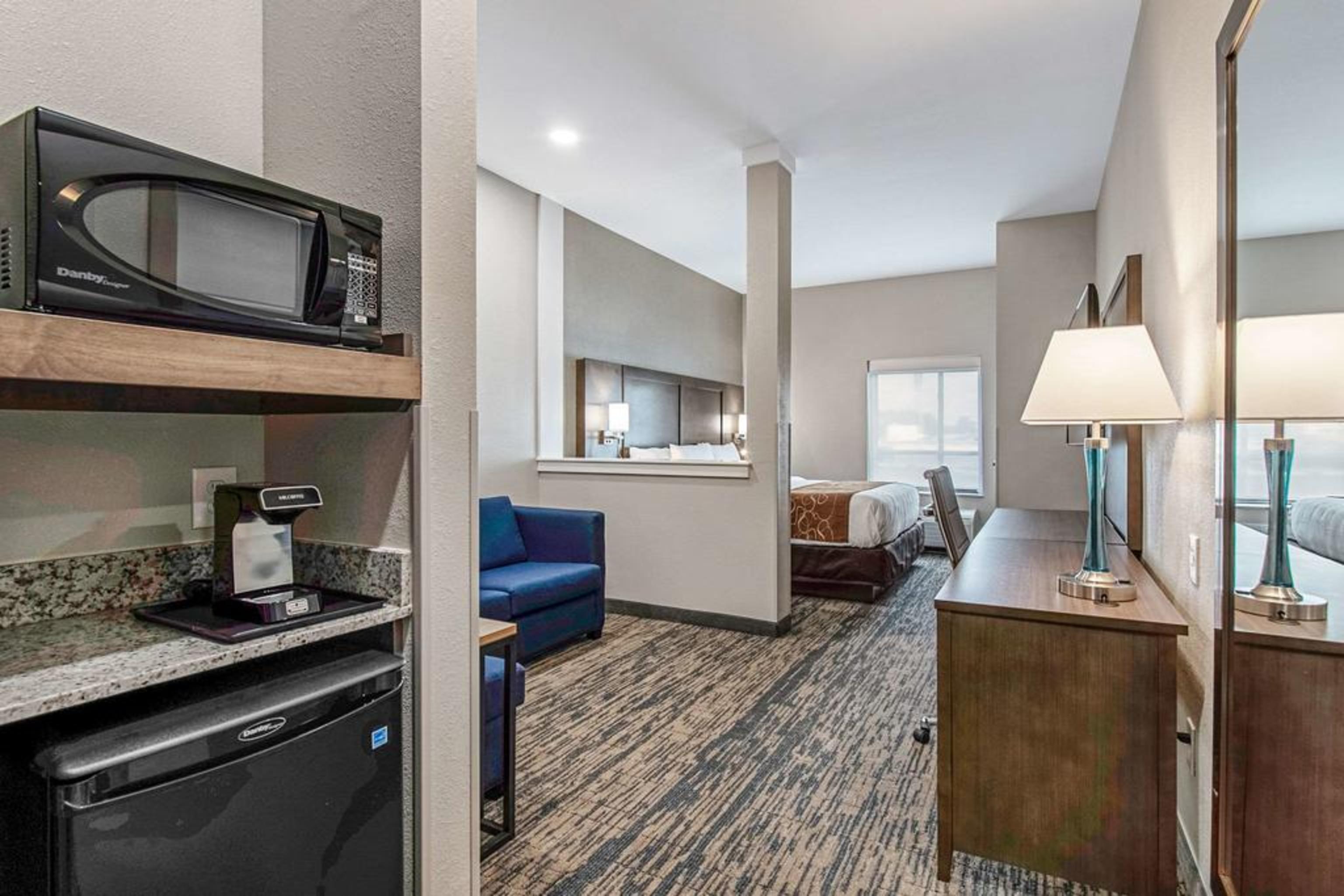 Comfort Suites Grove City - Columbus South Екстериор снимка