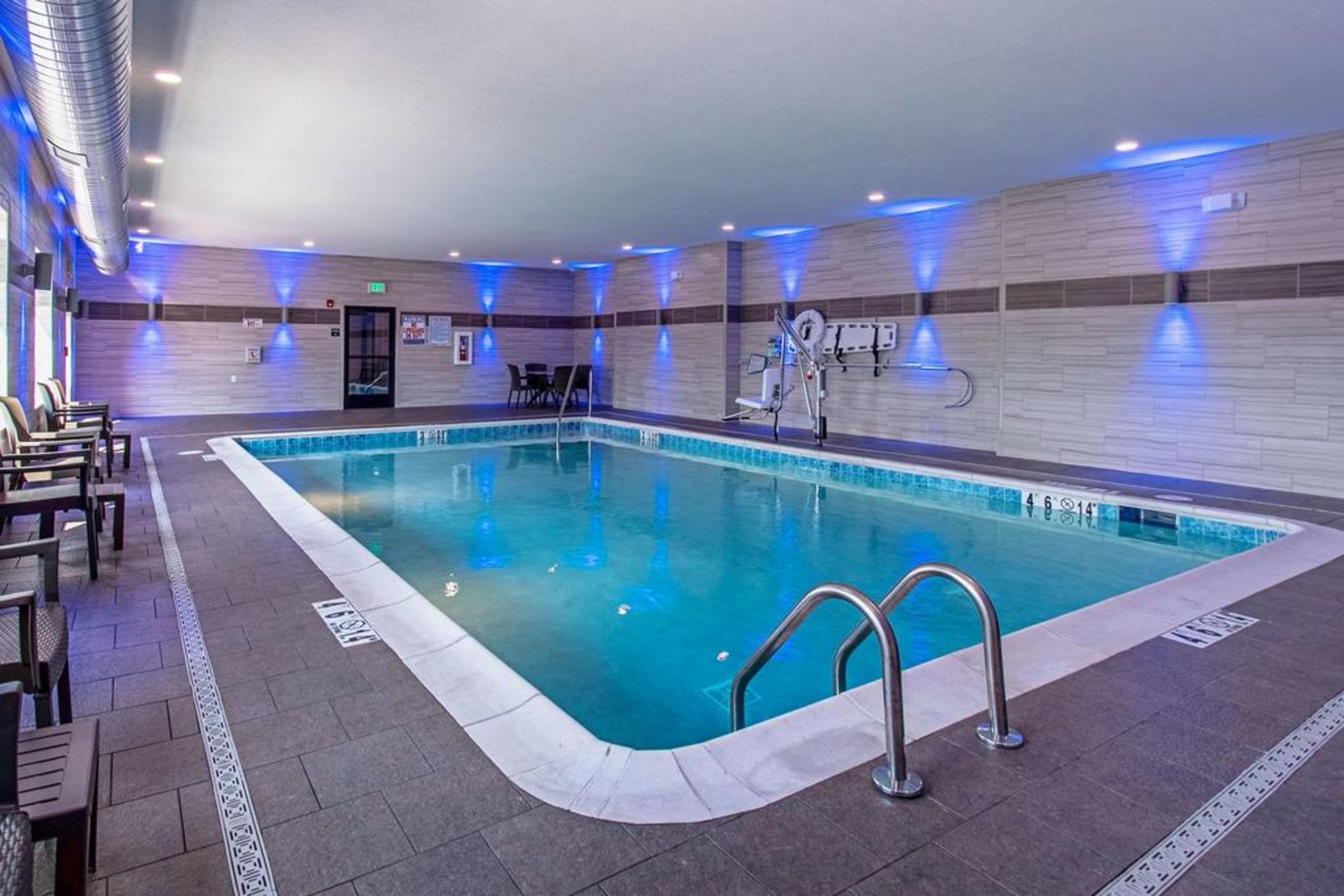Comfort Suites Grove City - Columbus South Екстериор снимка