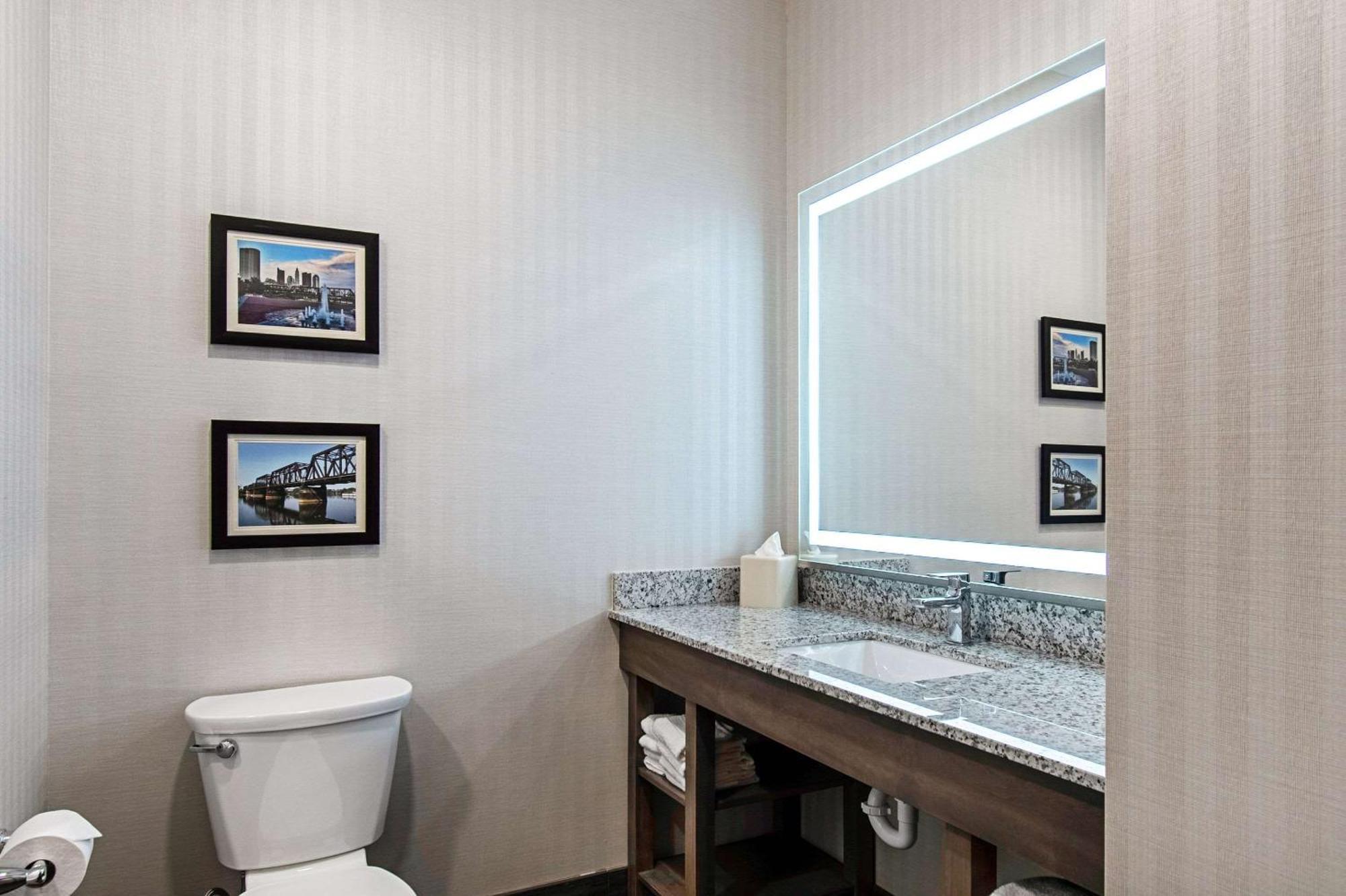 Comfort Suites Grove City - Columbus South Екстериор снимка